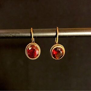 Vintage earrings, deep red in silver.